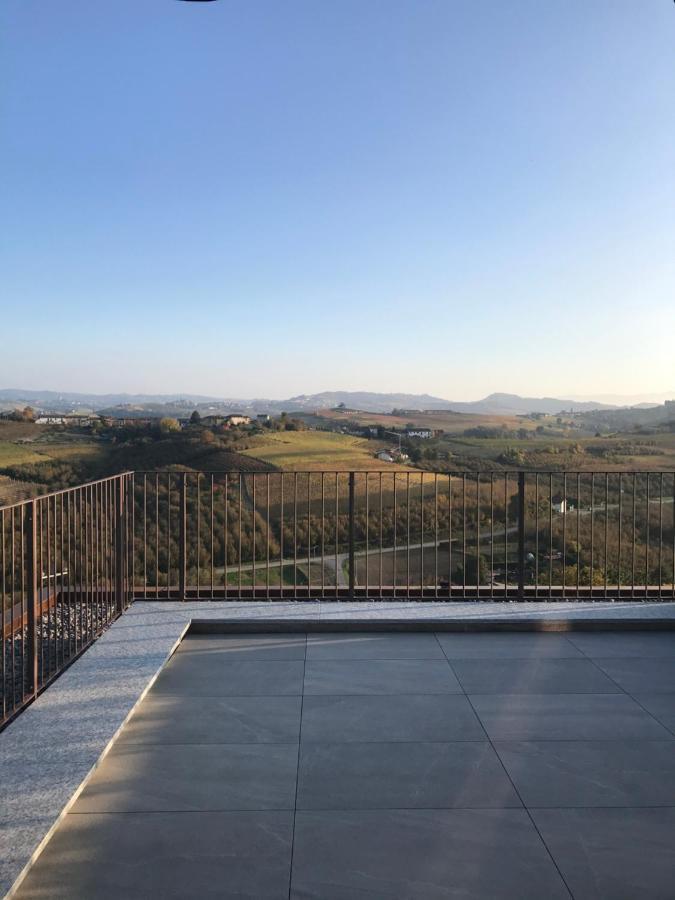 Il Grecale - Camere E Appartamenti La Morra Luaran gambar
